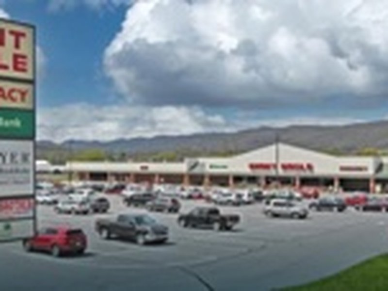 Retail property in Roaring Springs, PA